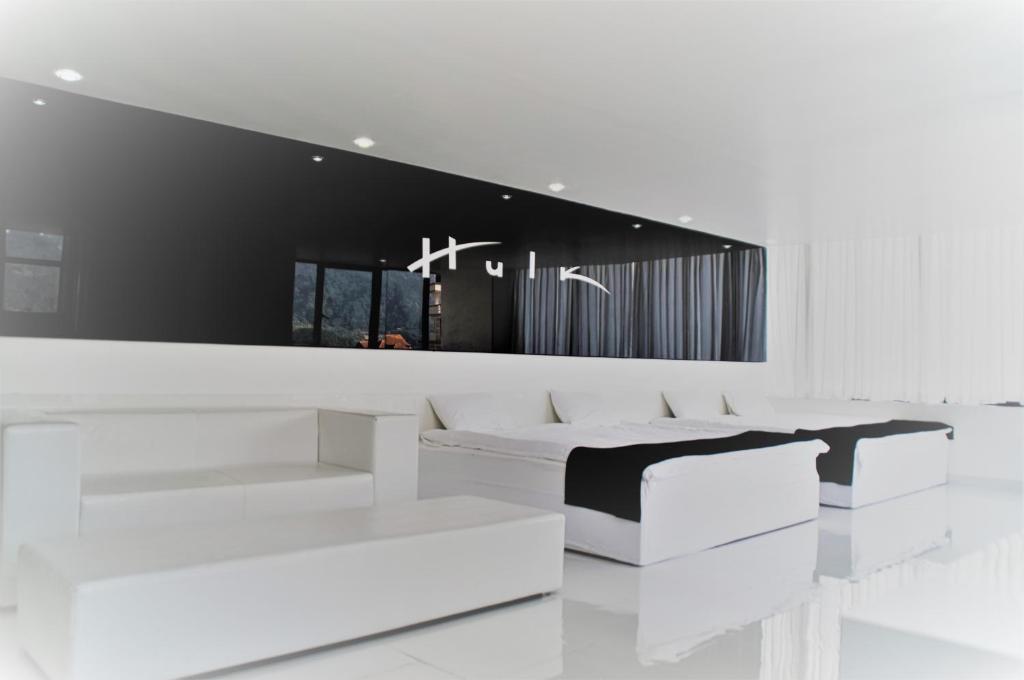 King Rooms